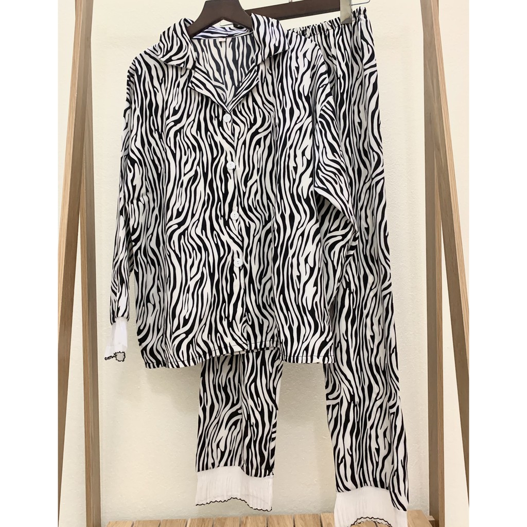 Pijama- Đồ Bộ Ngủ Áo Quần Dài Vải Lụa Họa Tiết Vằn Đen Trắng DDP05