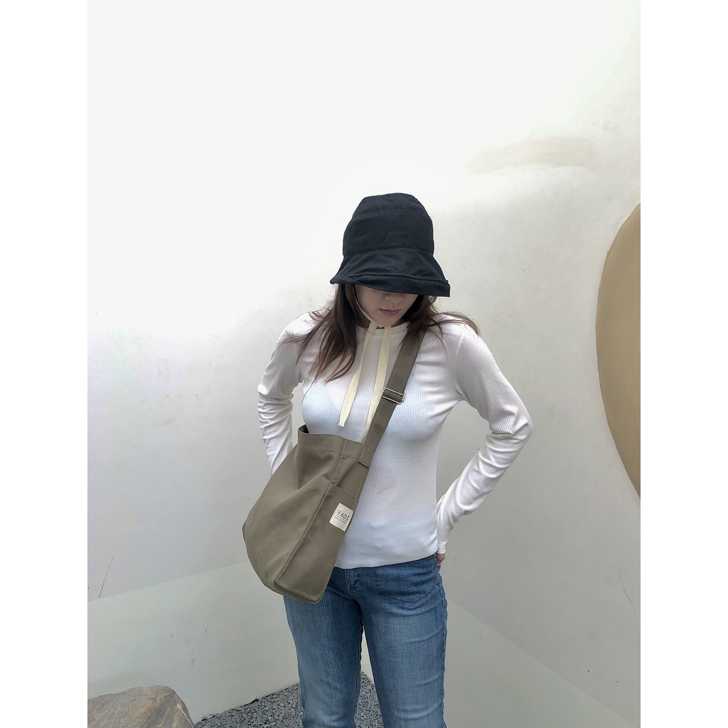Túi vải đeo chéo unisex vải canvas mộc màu rêu xám Tadi House