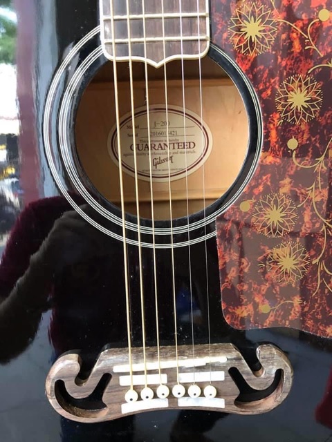 Đàn Guitar Gibson ( tặng phụ kiện)