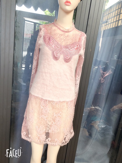 Đầm ren tay dài màu hồng combo