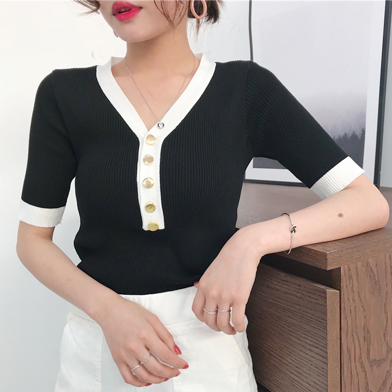 Áo thun dệt kim tay ngắn phối nút thiết kế cổ chữ V thanh lịch