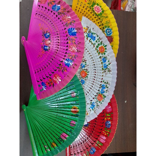 Quạt gỗ vẽ hoa