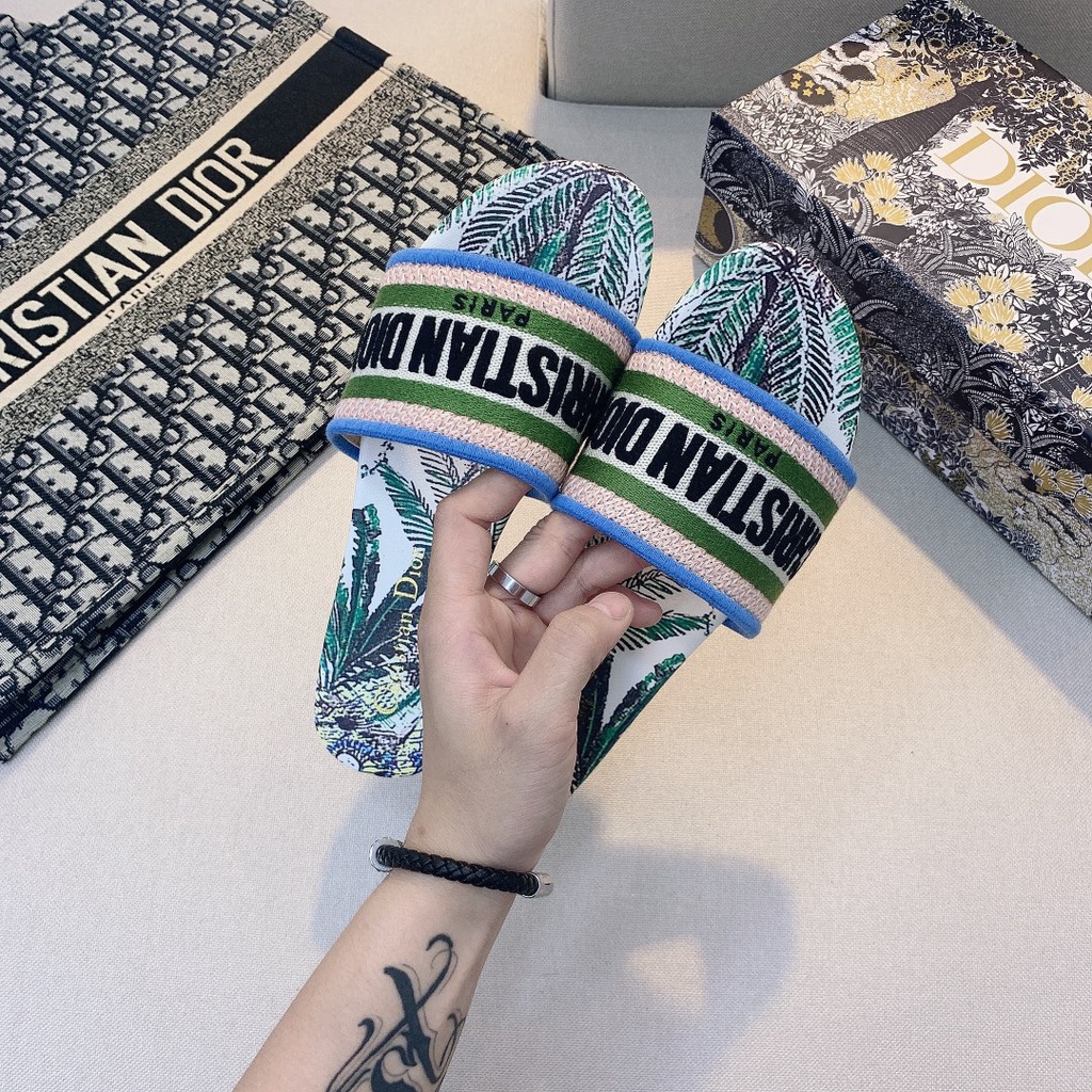 2022 Sandal Nữ Da Tổng Hợp Đế Phẳng Họa Tiết Mới