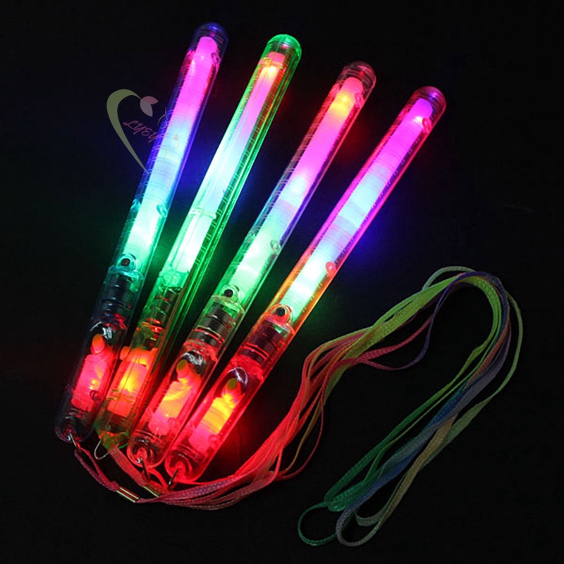Thanh đèn led nhiều màu dùng cổ vũ trong các buổi hòa nhạc tiện lợi