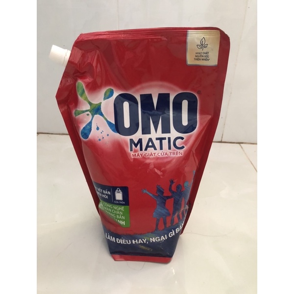 Nước giặt Omo Matic 2,1lit ( 2,2kg) dành cho máy giặt của trên, làm điều hay ngại gì viết bẩn, công nghệ kháng khuẩn,đẹp