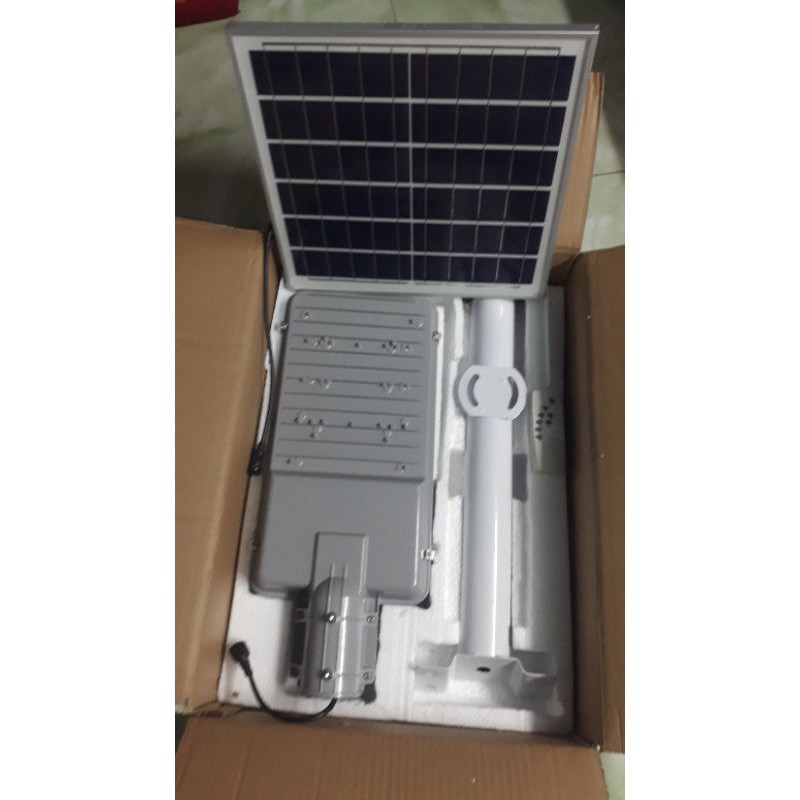 đèn đường năng lượng mặt trời 200w 100w có remot