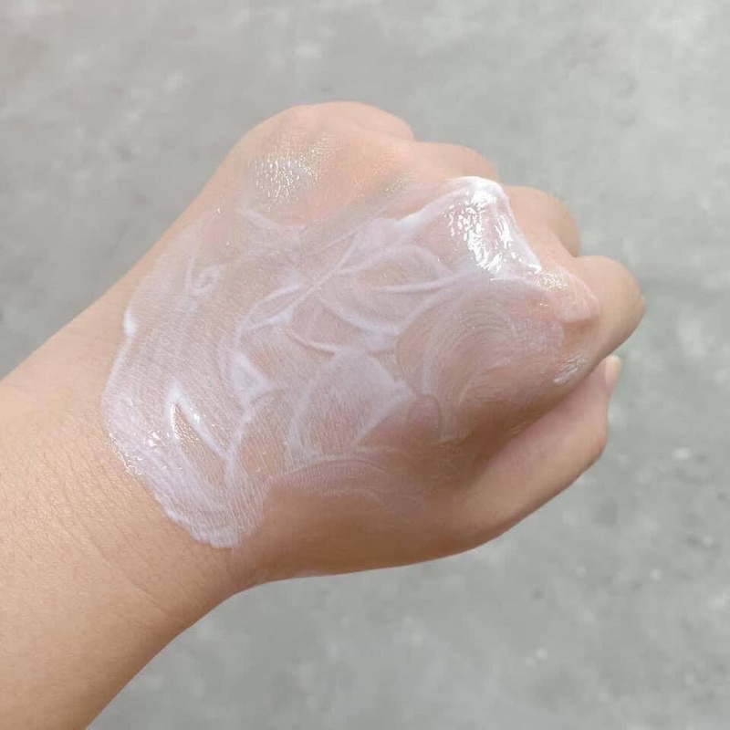 Kem chống nắng anessa