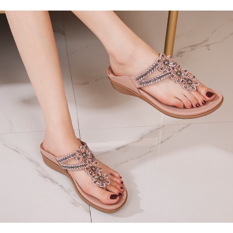 Dép xỏ ngón Siketu quai đính hoa, đế chống trượt cao 3.5cm