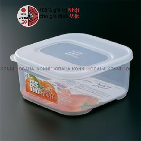 Hộp nhựa nắp silicon vuông 730ml INOMATA