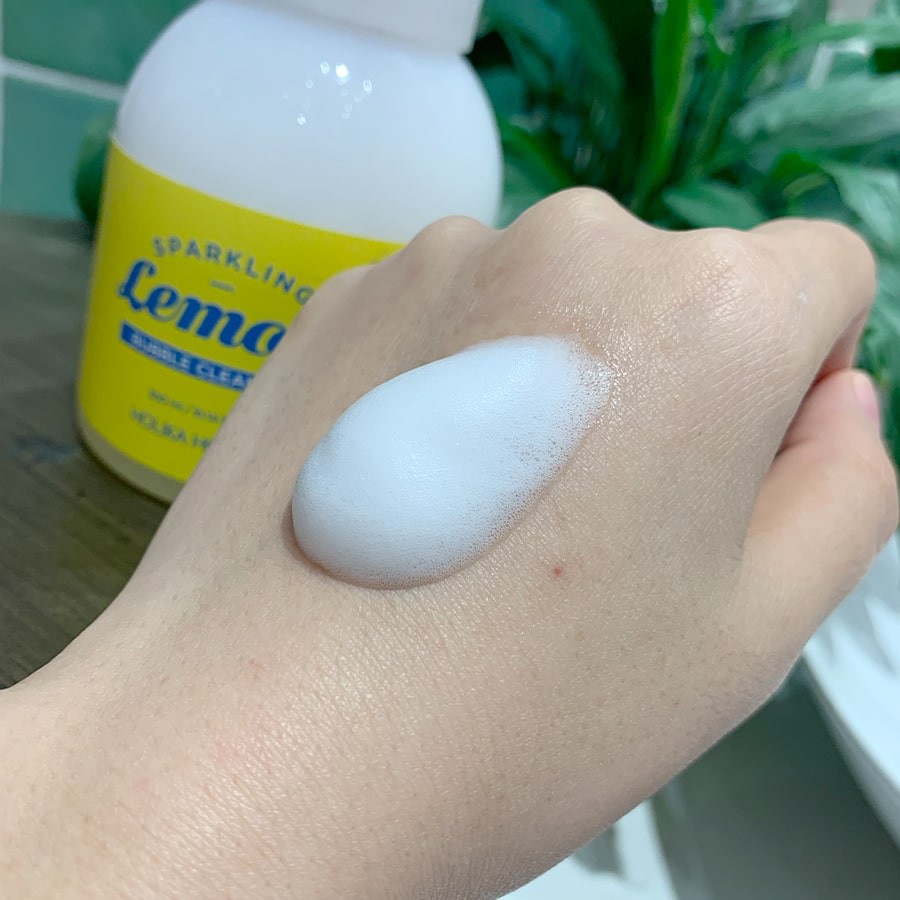 Bọt rửa mặt Hàn Quốc Holika Holika chiết xuất chanh loại bỏ bã nhờn và bụi bẩn, giúp sáng da và đều màu 300ml - 7151