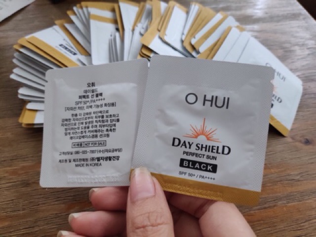 Kem Chống Nắng Ohui Day Shield Perfect Sun Black 5ml . Giá sock chỉ 55k/10 Gói