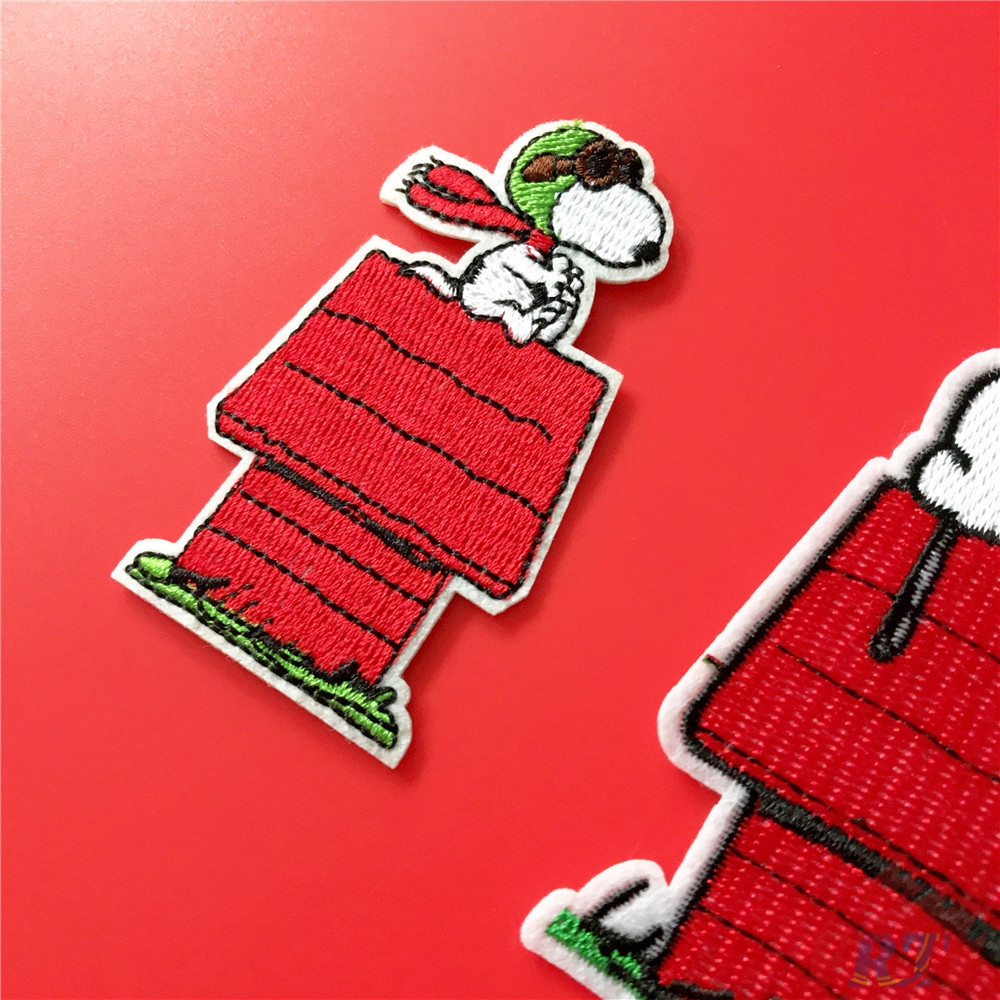 Miếng vá ủi quần áo hình hoạt họa Snoopy và nhà đỏ (snoopy - seri 08)
