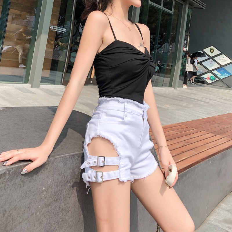 Quần jeans nữ ngắn lưng cao khoét lỗ 1 bên phối 2 quai ulzzang ( 3 màu )