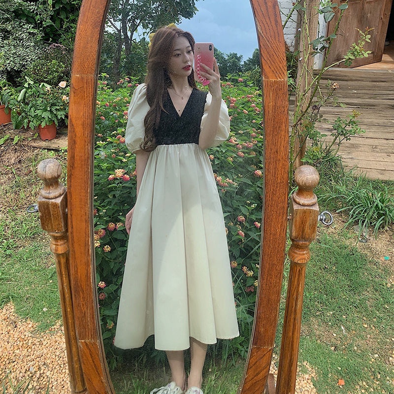 Đầm Tay Phồng Cổ Chữ V Màu Sắc Ngọt Ngào Thời Trang Mùa Hè 2022