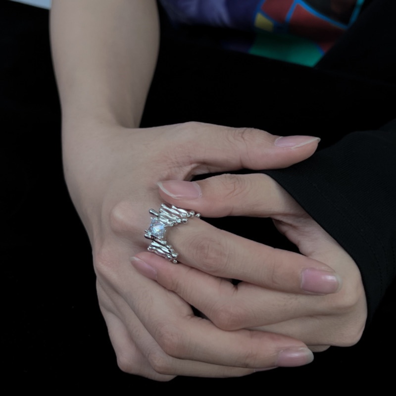 Nhẫn Đính Đá Quý Thiết Kế Mới Cao Cấp