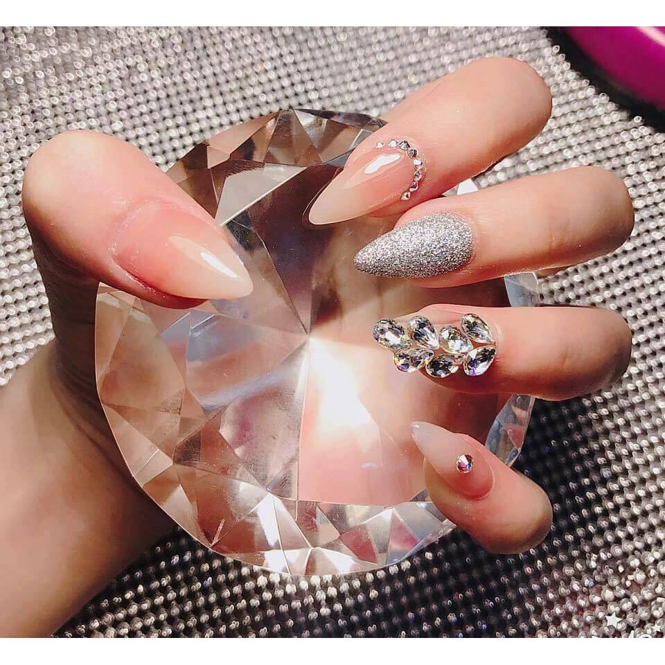 đá kim cương chụp ảnh nail size TO 9.5cm có đủ cạnh bắt sáng cực mạnh