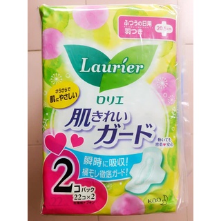 Băng vệ sinh có cánh Nhật Bản Laurier 22 miếng