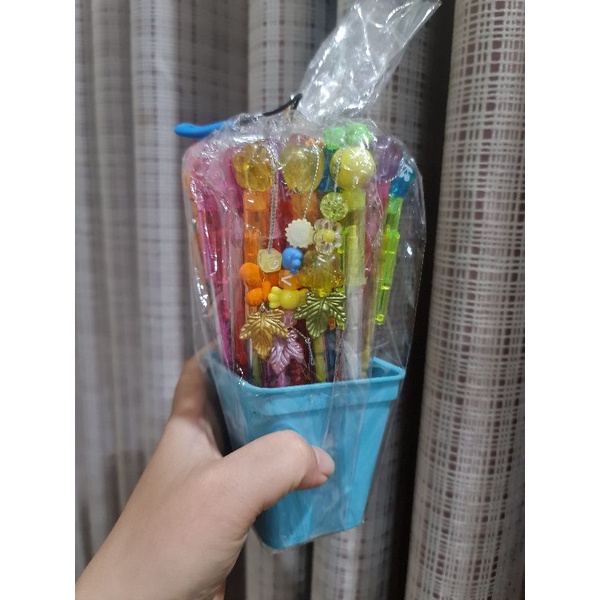 hộp 24 cây chì khúc hình chậu hoa vừa dùng vừa trang trí được