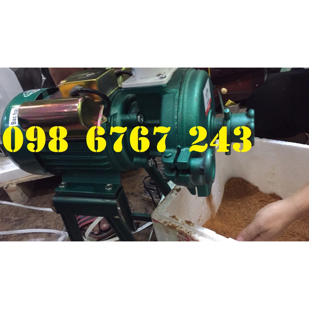 Máy xay mịn hạt khô gạo, đậu tương, đậu nành, đậu phụ, hay các loại hạt có dầu như lạc, vừng, óc chó,....