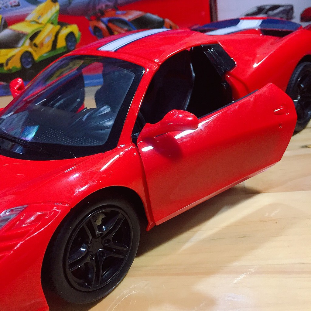 Siêu xe ferrari điều khiển từ xa mở cửa