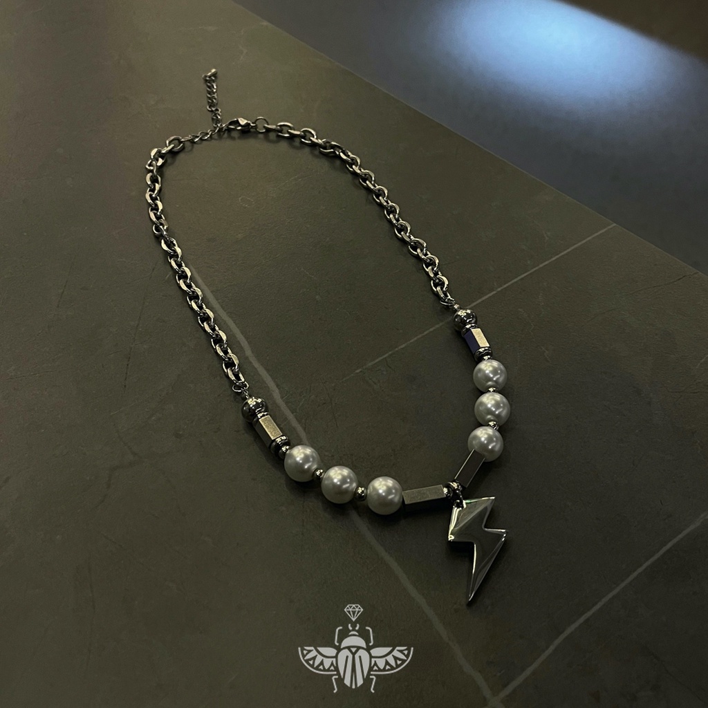 Vòng cổ Thép Titan Mặt Tia Chớp Đính Ngọc Trai hip hop INS Nâng Cao Thiết Kế niche Cho Nam Và Nữ