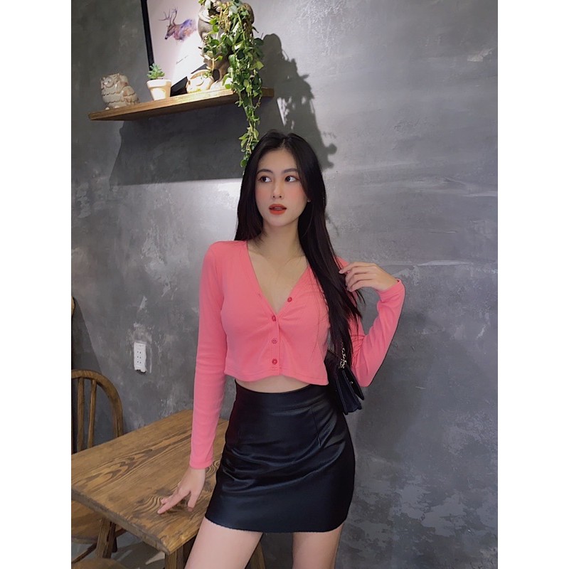 Bonie Top  Áo croptop ba nút khâu nhỏ
