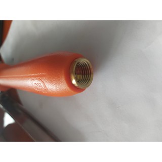 tay bóp bình xịt