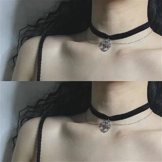 Vòng cổ choker có phụ kiện mặt hình thánh giá và cupid thời trang