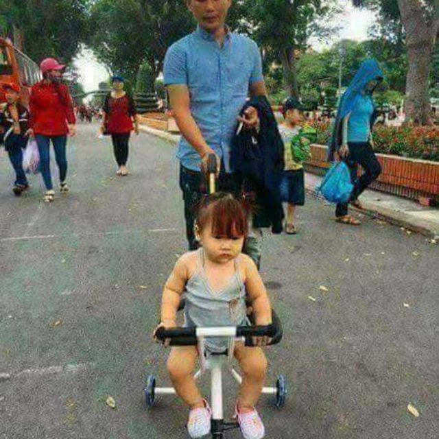 XE ĐẨY SIÊU THỊ 3 BÁNH GẤP GỌN CỦA BÉ
