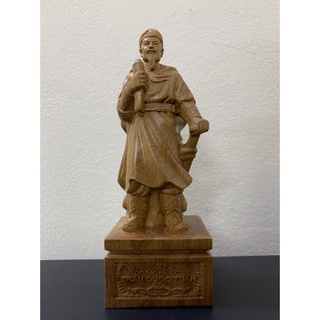 Tượng Hưng Đạo Đại Vương Trần Quốc Tuấn Bằng Gỗ Đặt Tại Gia Đình, Nơi Làm Việc