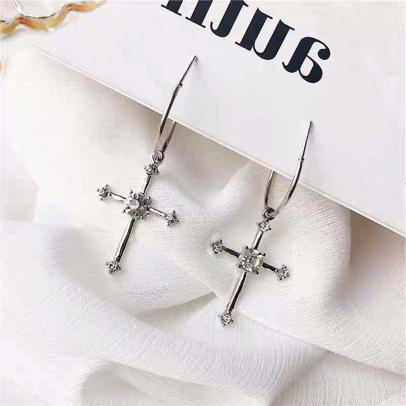 Bông Tai Hình Chữ Thập Lấp Lánh 22159