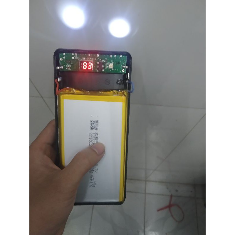 Box sạc dự phòng 8 cell 18650 LCD hiển thị bảo vệ chống ngược cực(Không pin)