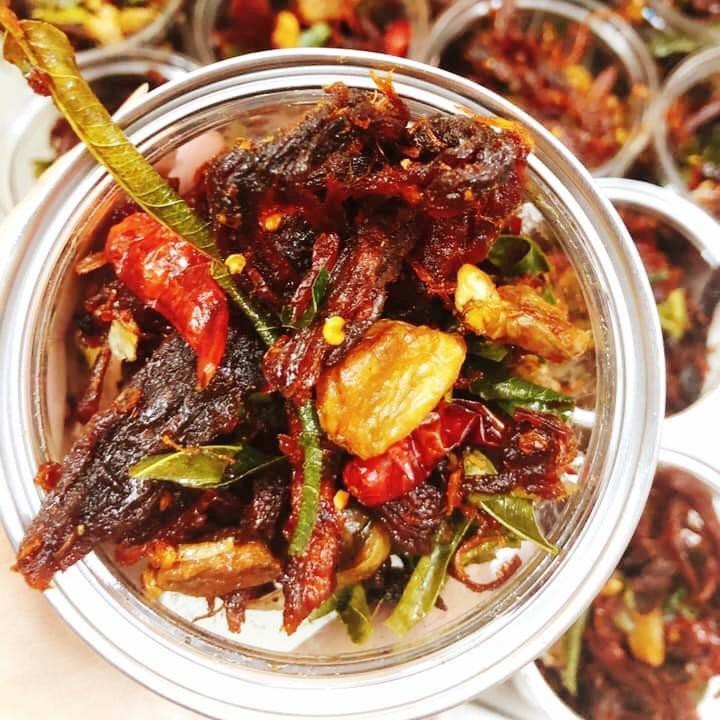 hủ PET-300gr bò đập vụn lá chanh