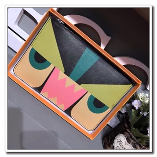 Clutch cầm tay fendi