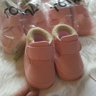 Giày cao cổ bé gái