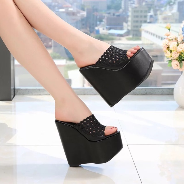 Dép đế xuồng quai to bản đục lỗ 10 - 15 cm, hàng cao cấp