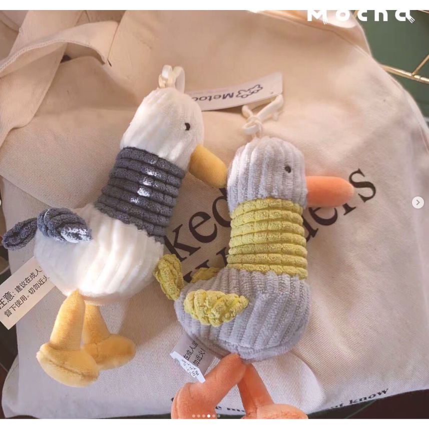 Móc khóa hình chú vịt chất len đan xinh xắn cho balo, cặp sách