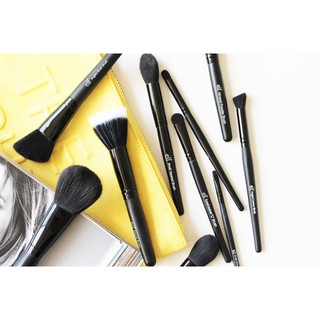 Cọ trang điểm ELF Brush