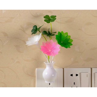 Đèn Ngủ Hoa Sen Cảm Biến Tự Sáng Khi Về Đêm