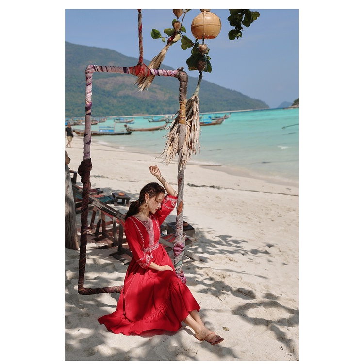 Đầm Đỏ Bohemain Tay Lỡ Cổ V Họa Tiết Thêu Hoa Văn Trắng Vải Đũi Siêu Mềm Mát - Phong Cách Boho - Hàng Cao Cấp