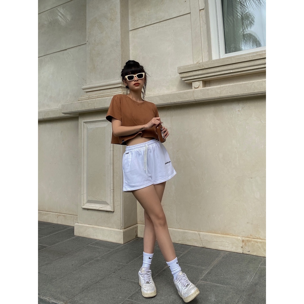 Áo croptop oversize Wanderlust