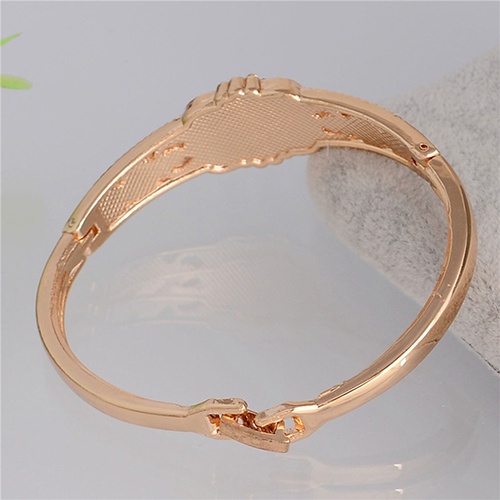 Vòng tay nữ mạ vàng khảm đá lộng lẫy sang trọng thời trang