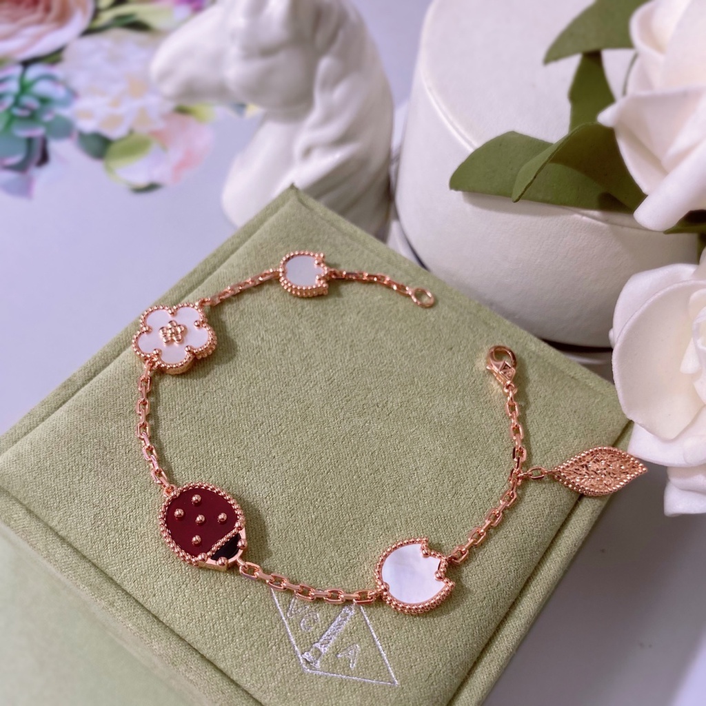 Vòng tay cỏ ba lá vàng hồng 18K may mắn thời trang bằng thép titan cho nữ