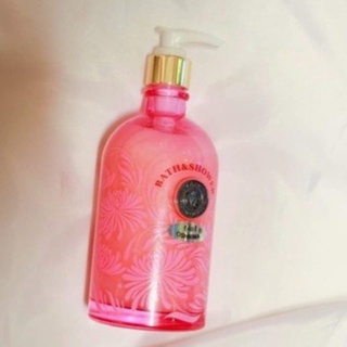 Sữa Tắm Trắng Da 𝗢𝘀𝗵𝗶𝗿𝗺𝗮 6in1 450ml