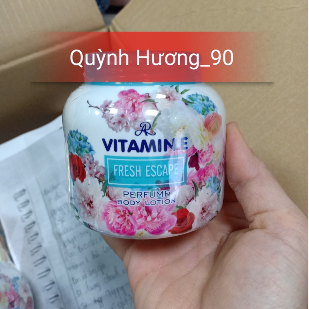 1 HŨ VITAMIN E Perfume body lotion của THÁI hương hoa dưỡng ẩm toàn thân