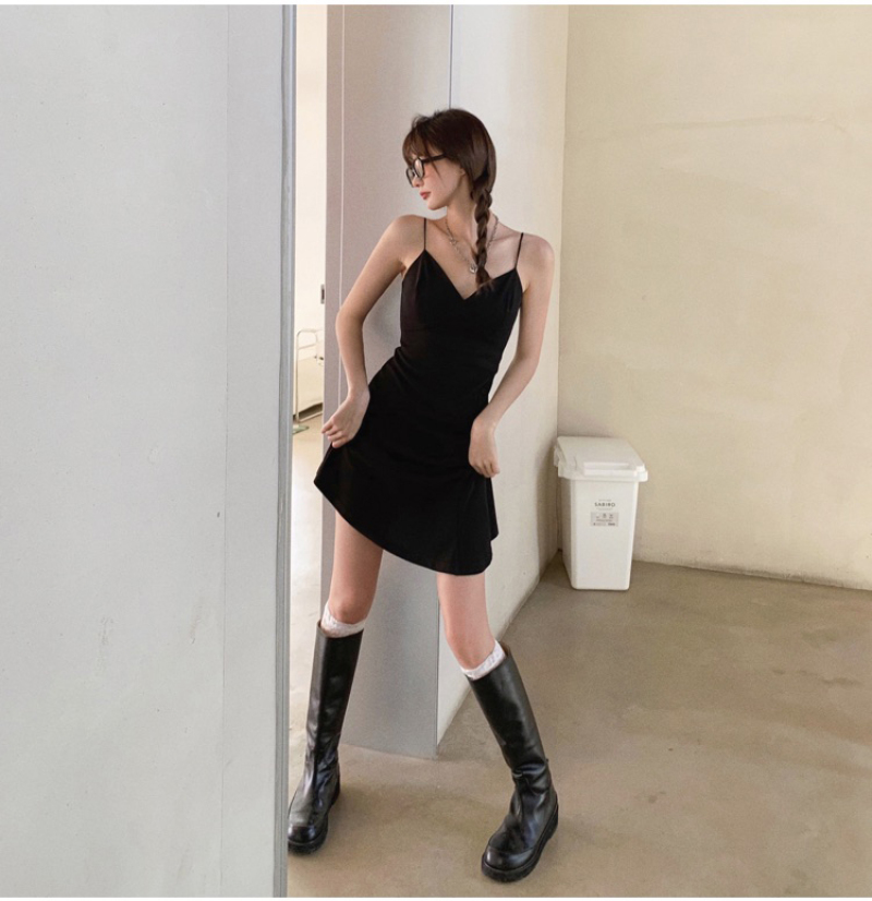 Đầm Midi Hai Dây Với Thiết Kế Cổ Chữ V Xinh Xắn Dành Cho Nữ | BigBuy360 - bigbuy360.vn