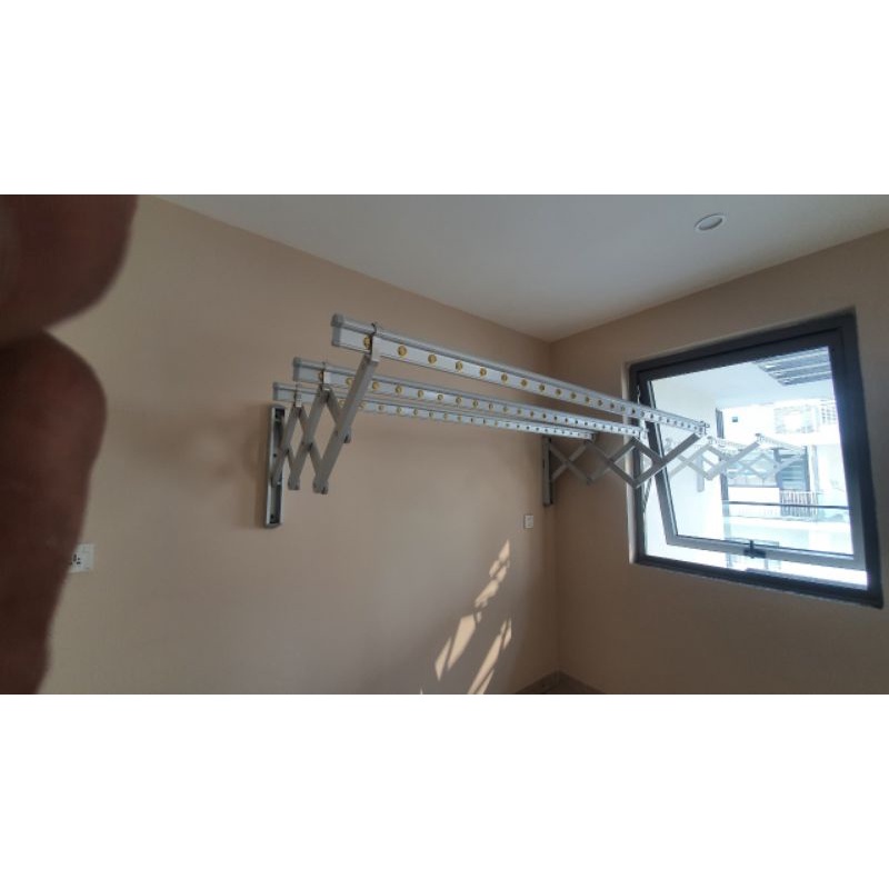 Giàn phơi thông minh gắn tường hòa phát 68A Nhập khẩu HÀN QUỐC Gioăng Vàng tải trọng 90kg, chất liệu nhôm bền đẹp