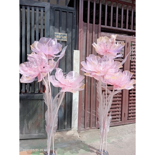 Trụ 3 hoa vải trang trí màu hồng