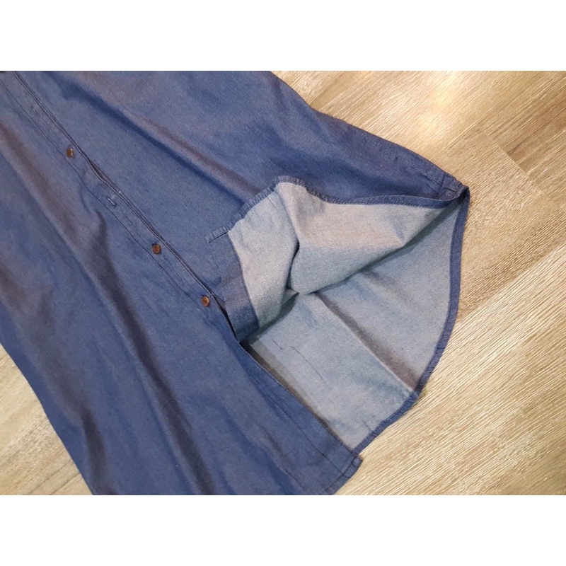 Đầm sơ mi jeans giấy dáng suông