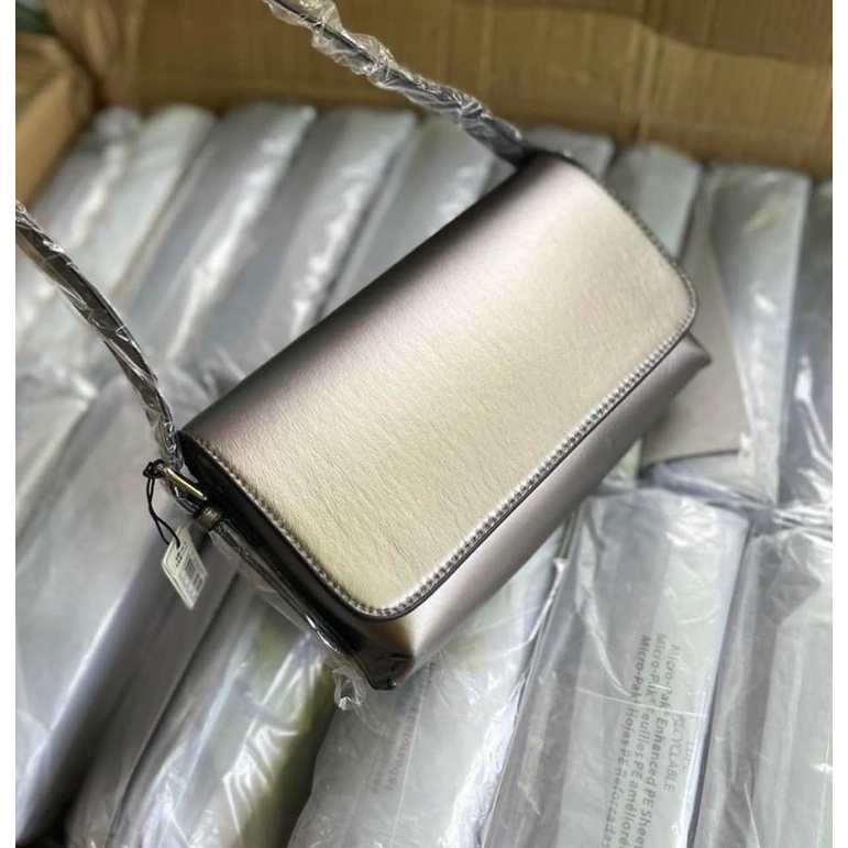 TNS-Túi đeo vai form chữ nhật Metallic shoulder bag-chất da đẹp mê-màu xám ánh kim sang chảnh thích hợp đi tiệc